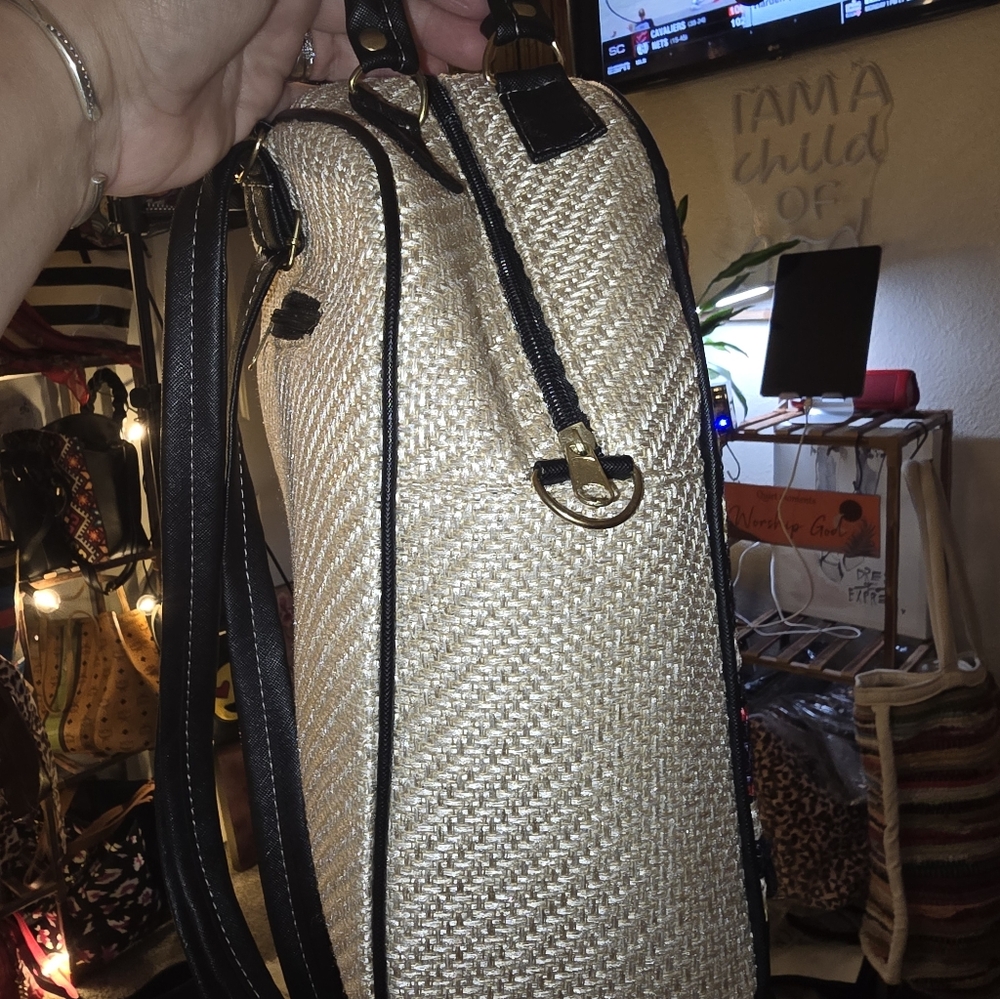 Colorful Embroidered Backpack/Crossbody - Picture 5 of 11